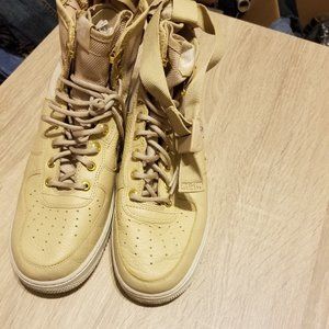 Nike Air Force S1 size 10 Men  women 11.5 NWOT